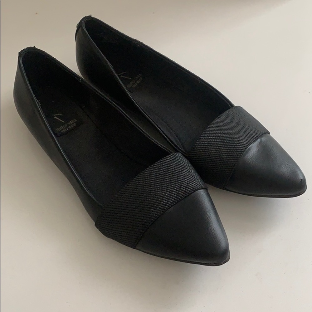 Simply Vera Wang Black Flats size 7.5